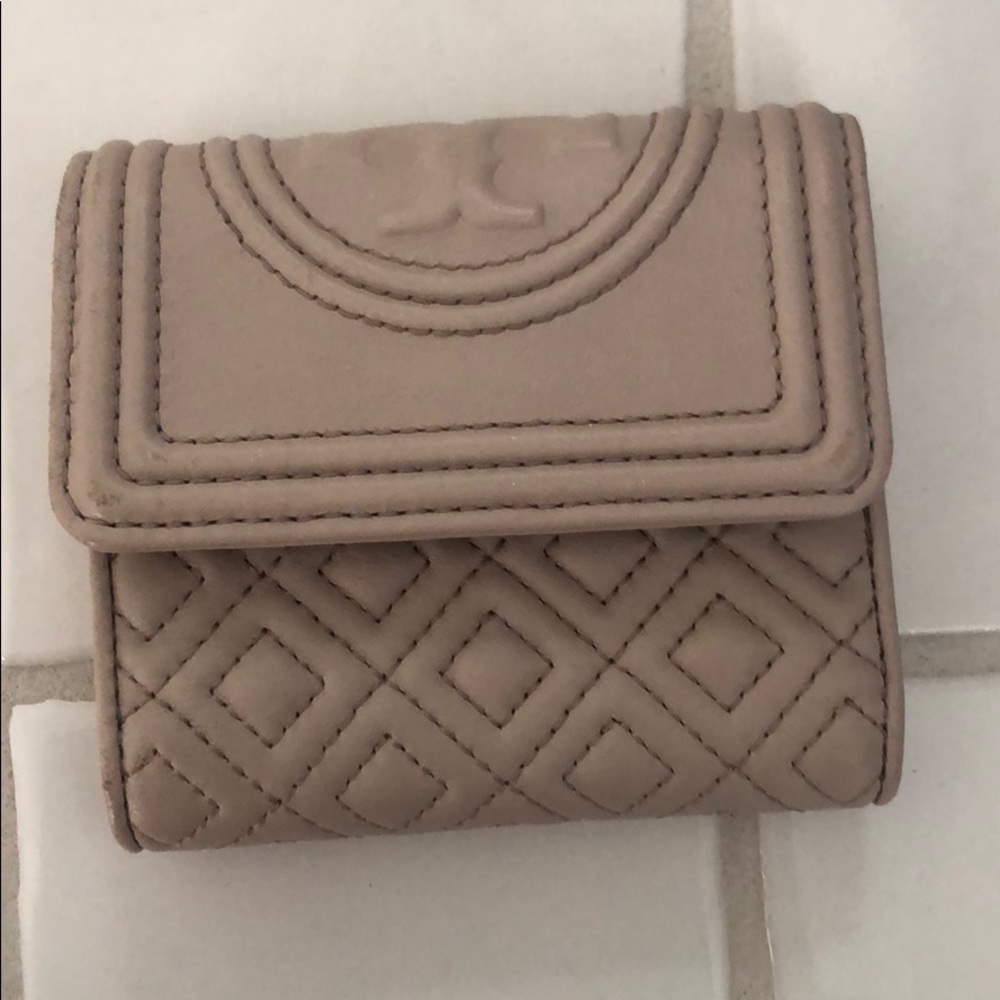 tory burch wallet